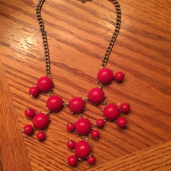 NWOT Red Bubble Statement Necklace