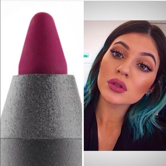 Younique "Posh" Lip Liner