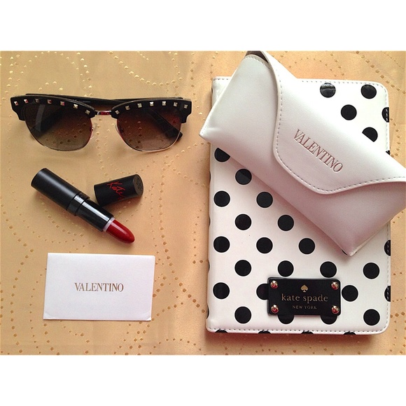 Valentino Accessories - 🚫SOLD🚫 Valentino 51mm Rockstud Sunnies