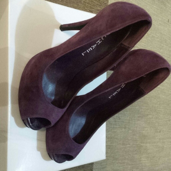 MICHAEL purple suede pumps