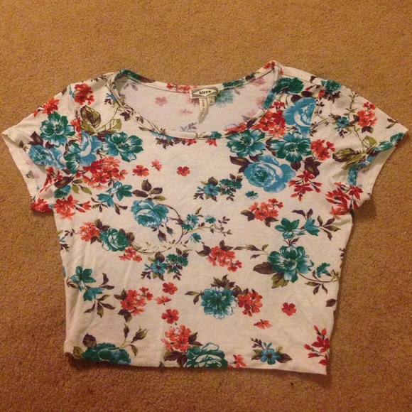 Super soft floral crop top