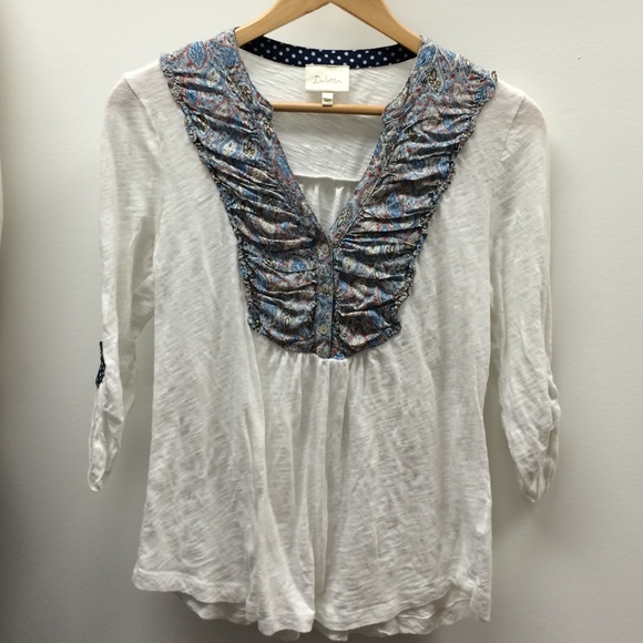Anthropologie long sleeved tee. Size small