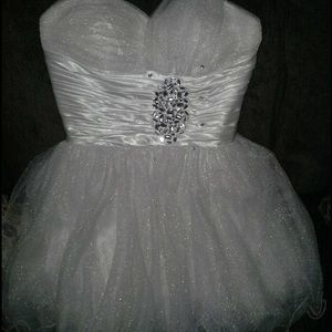 White prom/homecoming size Small