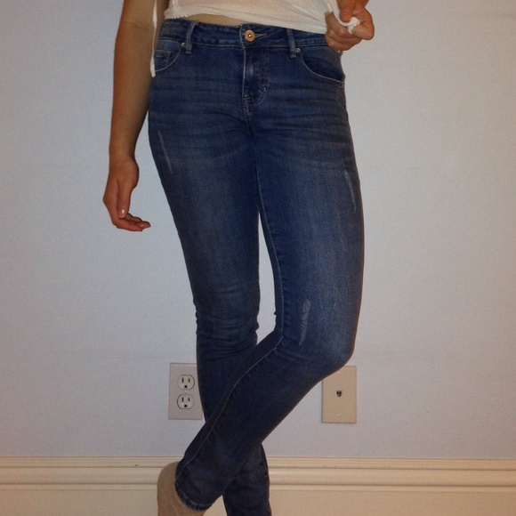 Meduim Wash Semi Distressed Skinny Jeans