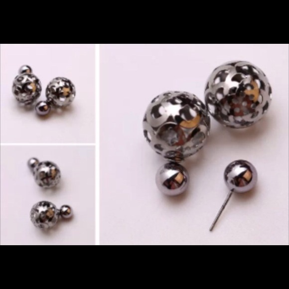 Celebrity double round ball beads ear plugs