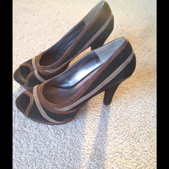 Black & Brown Shoes - Picture 2 of 5