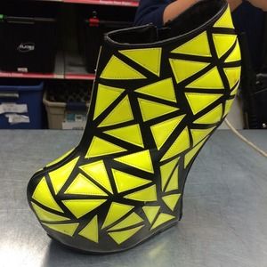 NEON HEELS :)