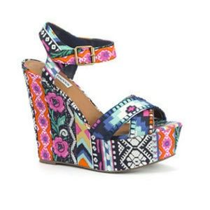 Steve Madden floral wedge