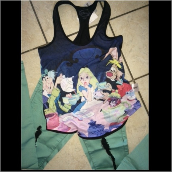 Alice in Wonderland Hot topic tank and jeans - Picture 3 of 3