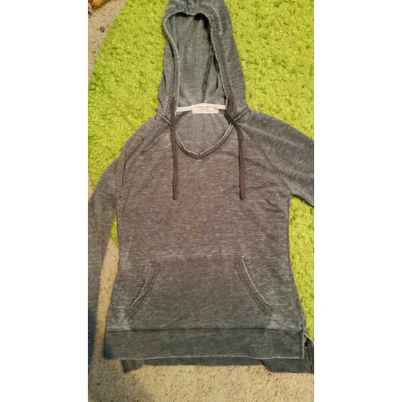 Long sleeve hooded shirt