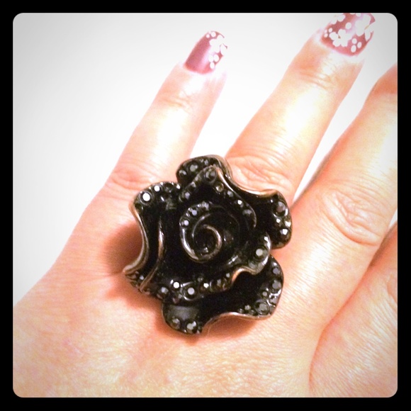 Black rose ring