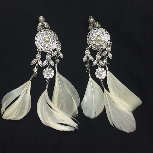Silver/cream feather earrings