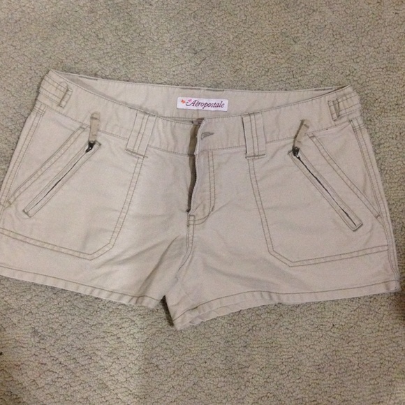Kaki/beige shorts