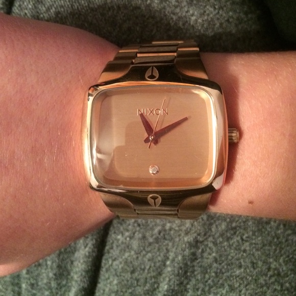 Gold Nixon watch!