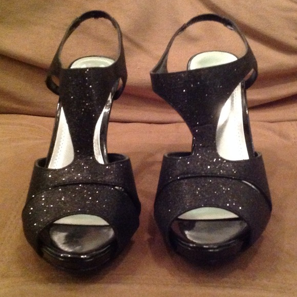 IMPO black glitter heels