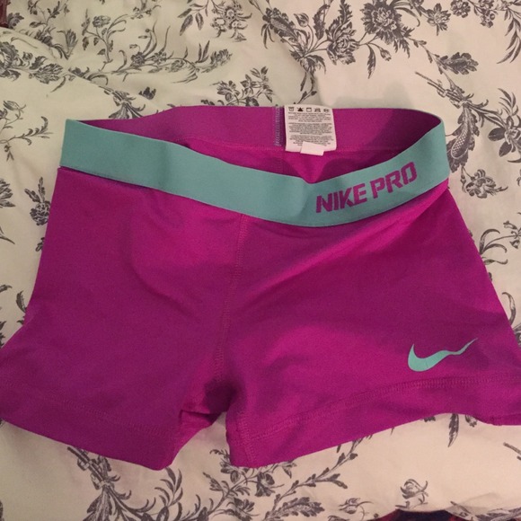 NIKE SPANDEX SIZE SMALL