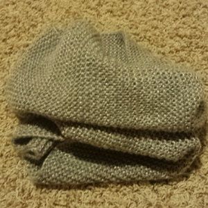 Grey tube scarf