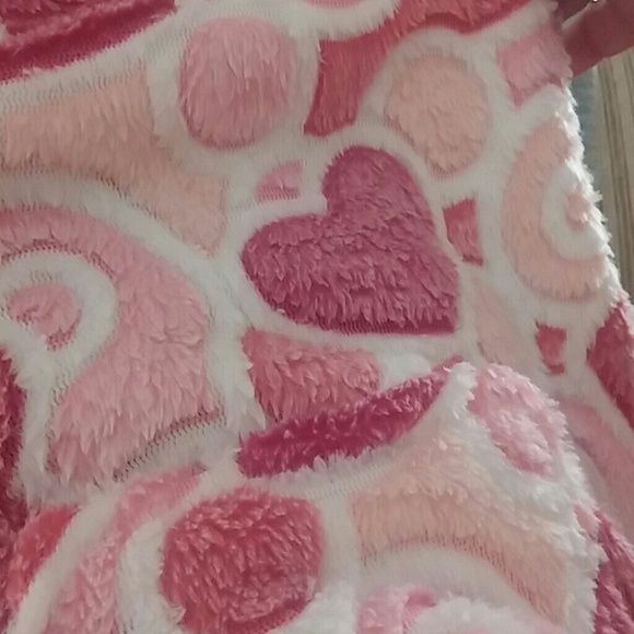 TRADED......Valentine Robe - Picture 2 of 2