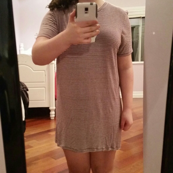 BRANDY MELVILE STRIOED DRESS!!! - Picture 1 of 2