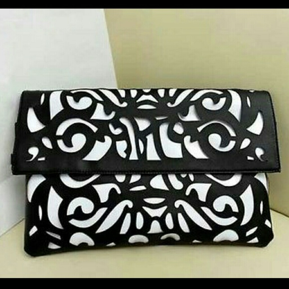 🚫Sold🚫Black & White Laser Cut Clutch