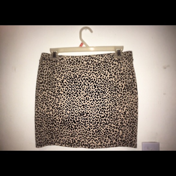 Forever 21 cheetah print skirt