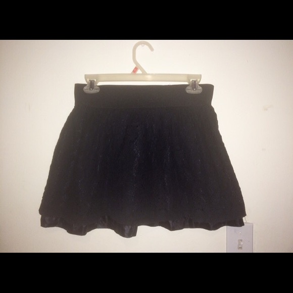 Forever 21 black skirt