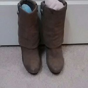 Vince camuto Gray boots
