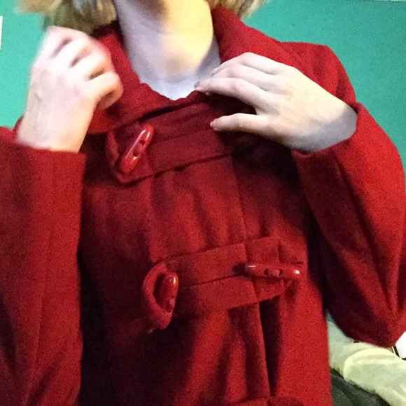 Red coat - Picture 2 of 3