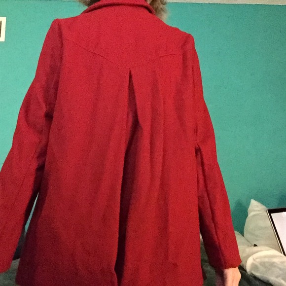 Red coat - Picture 3 of 3