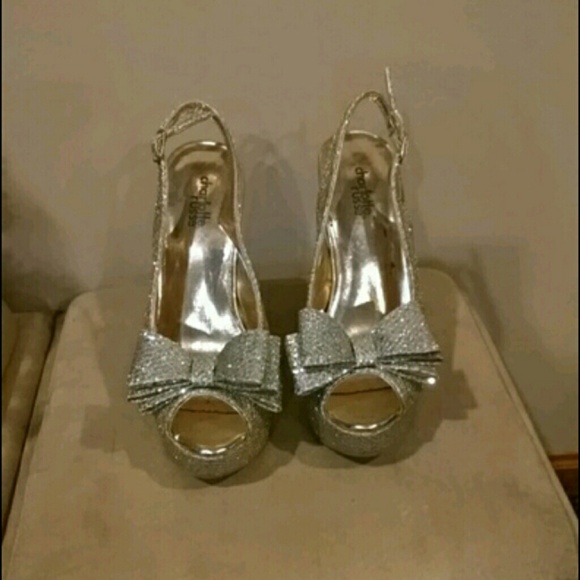 All eyes on me heels - Picture 2 of 3