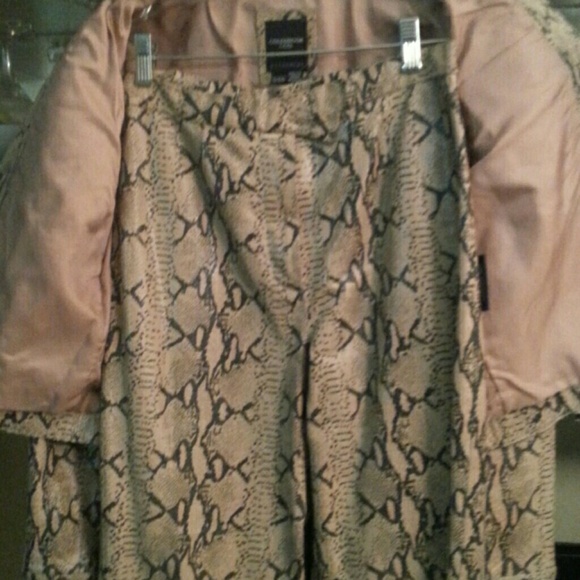 Real leather tan snake skin suit - Picture 2 of 2