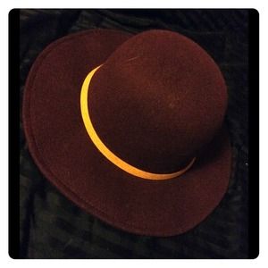 Adam Levine collection Fidora in Maroon