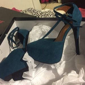 Teal just fab heels hold 🙅
