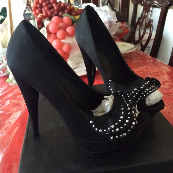 Sold on private sale!!!! - Picture 2 of 3