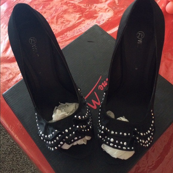 Sold on private sale!!!! - Picture 3 of 3