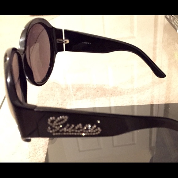 Gucci Sunglasses - Picture 2 of 3