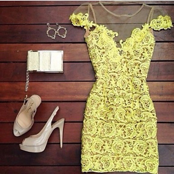 Dresses & Skirts - ????HP 2/11 ????Sexy Bodycon Lace Mini Dress??????