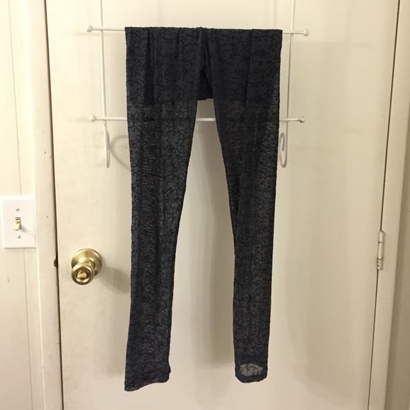 Sheer patterned leggings