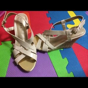 guess wedge