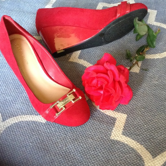 NEW Bcbgeneration rose red wedges. - Picture 2 of 2