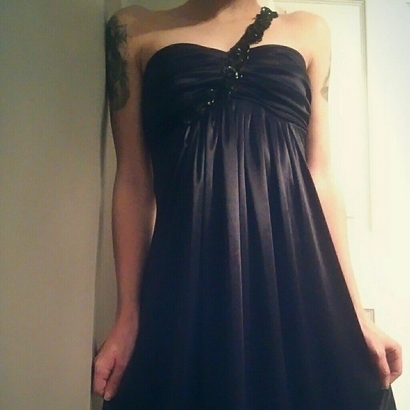 One size 1/2 - Picture 1 of 4