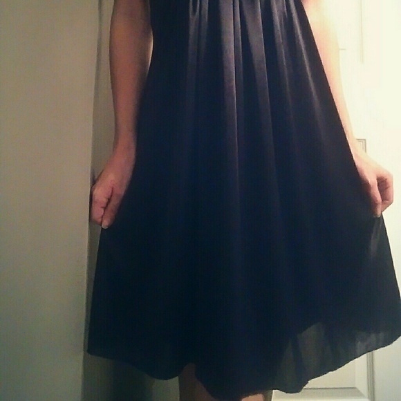 One size 1/2 - Picture 3 of 4