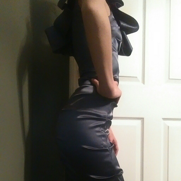 One size 1/2 prom dress - Picture 3 of 4