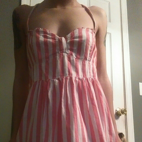 One shirt size M - Picture 3 of 4