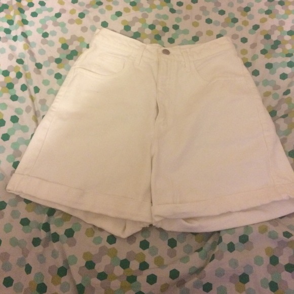 Vintage white high waisted shorts