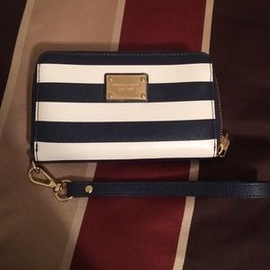 Michael Kors iPhone 5 wristlet
