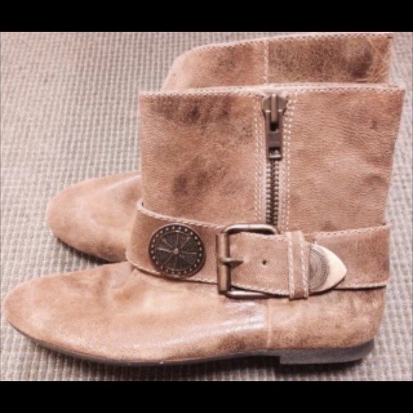 Steven by Steve Madden flat ankle booties 6.5