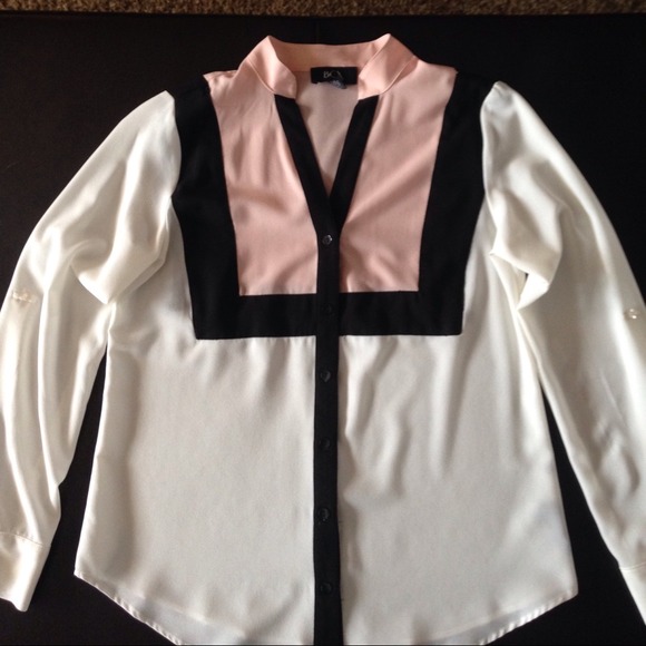 Beautiful blouse - Picture 3 of 3