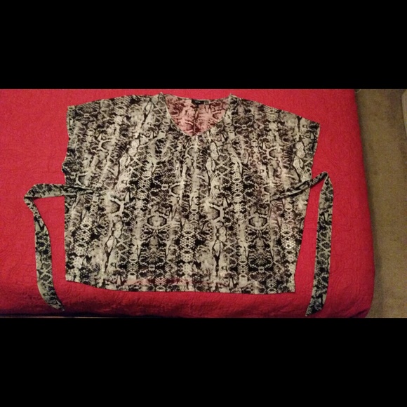 Sheer snake print top - Picture 2 of 2