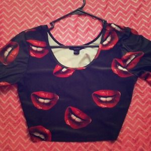 Black w/ red lips crop top.